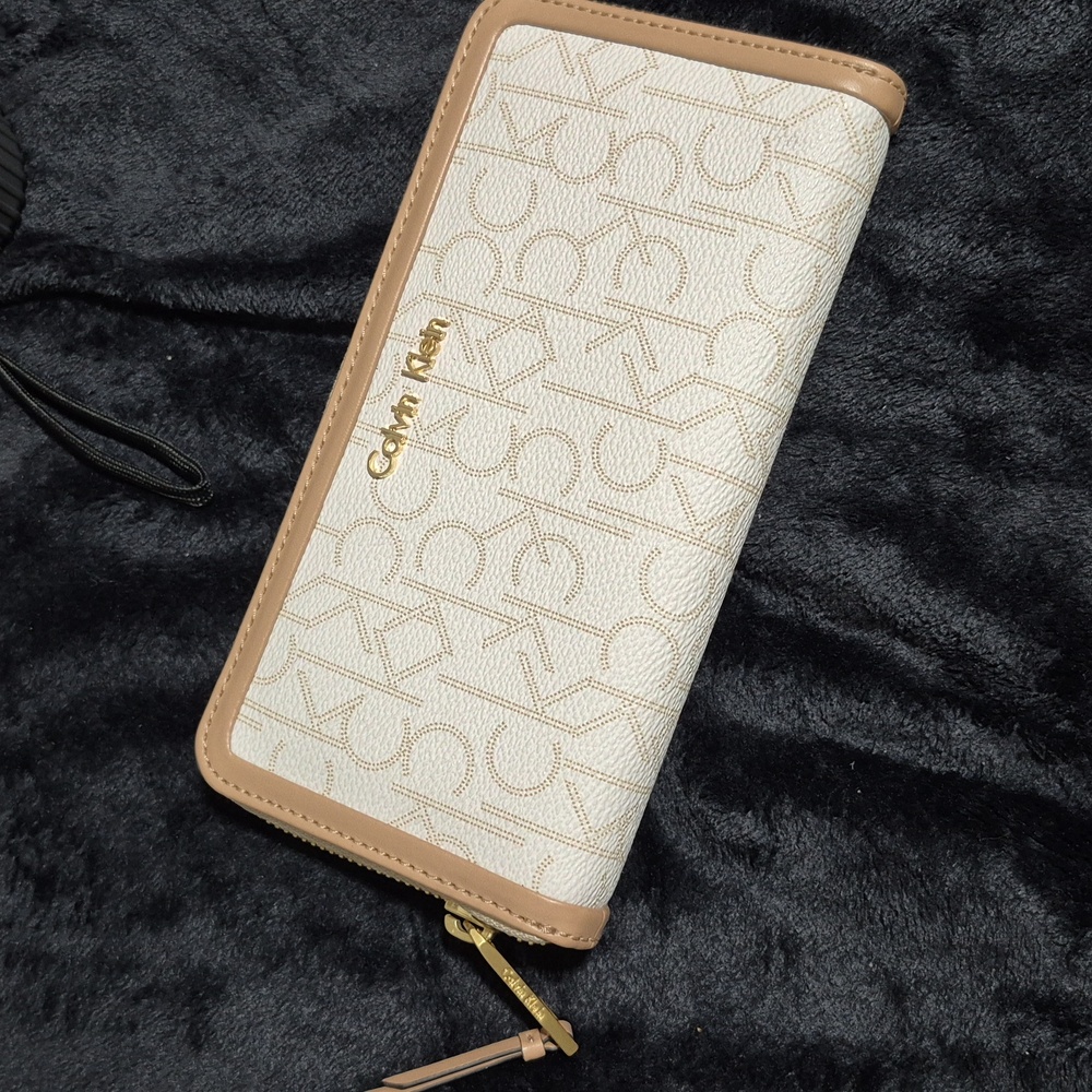 Calvin Klien White And Tan Clutch - Picture 4 of 4